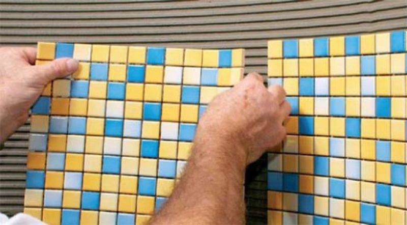 Технология укладки мозаики на сетке